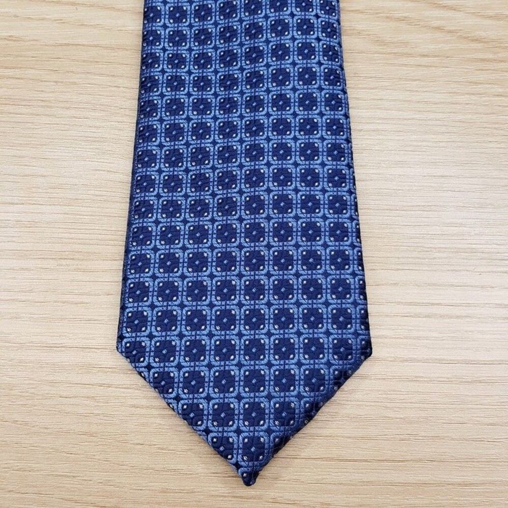 MICHAEL KORS Mens Neck Tie Navy Blue Geometric Medallion Silk Blend Necktie